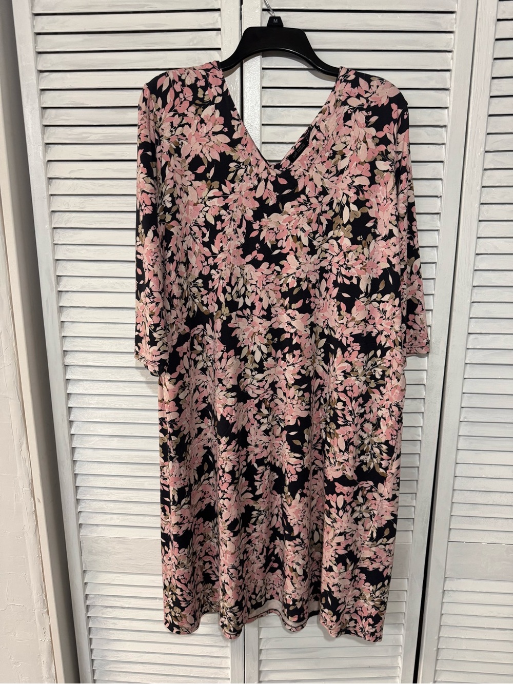 J Jill Floral V-Neck Shift Dress - Pink on Black